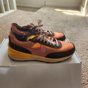 Womens Nike Waffle Size 10.5